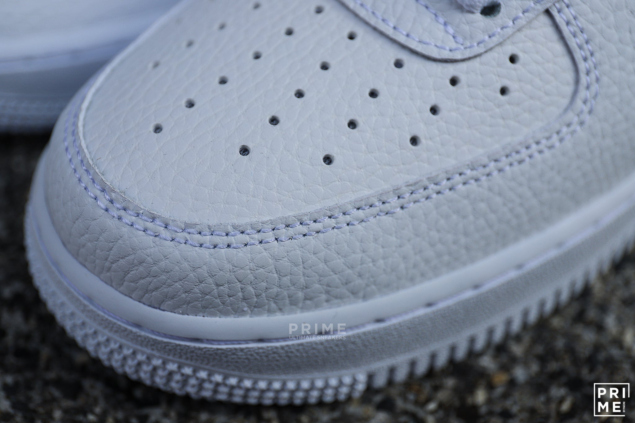 NIKE    Air Force 1 07 White Black Pebbled Leather (CT2302 100)