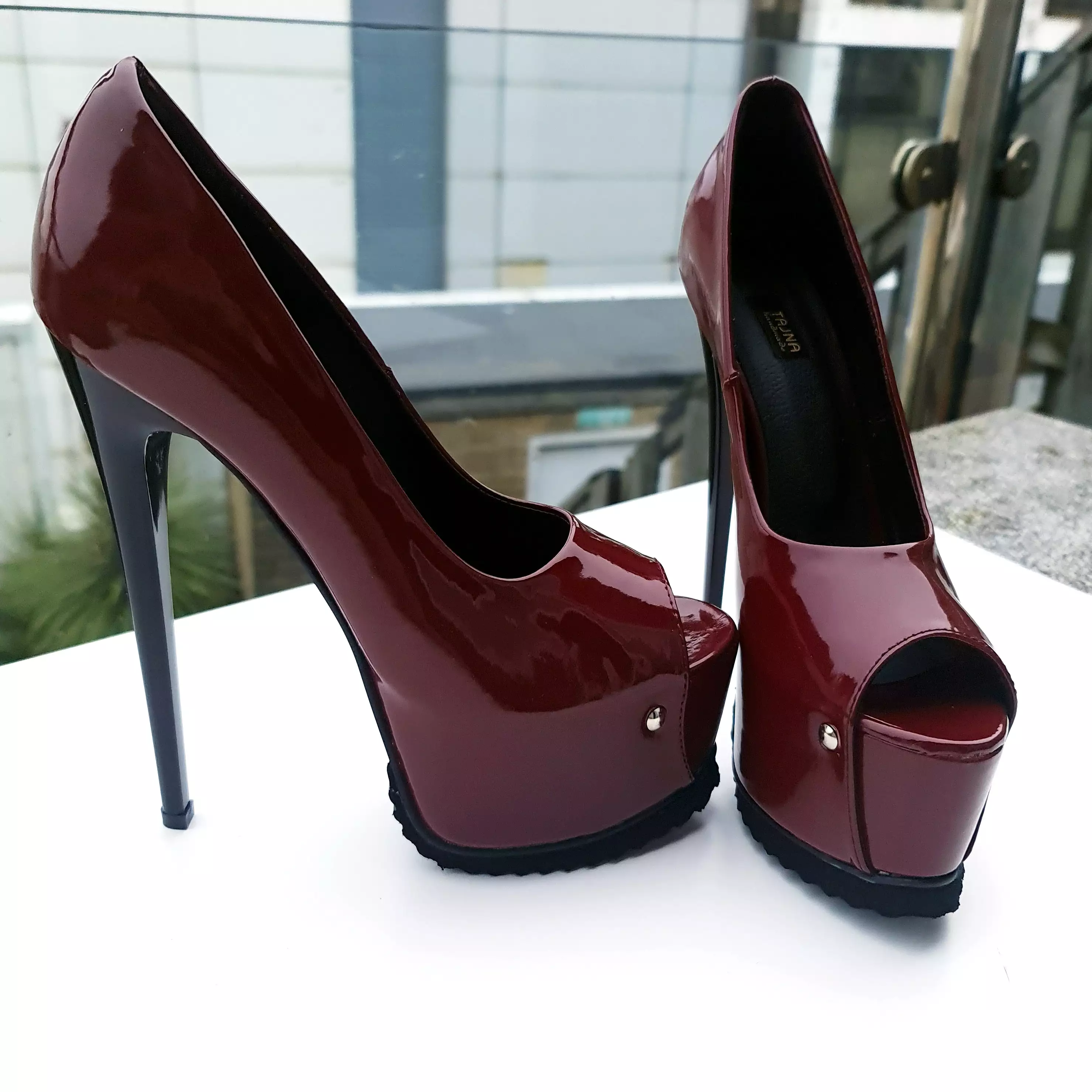 Serrated Sole Burgudy Gloss High Heels