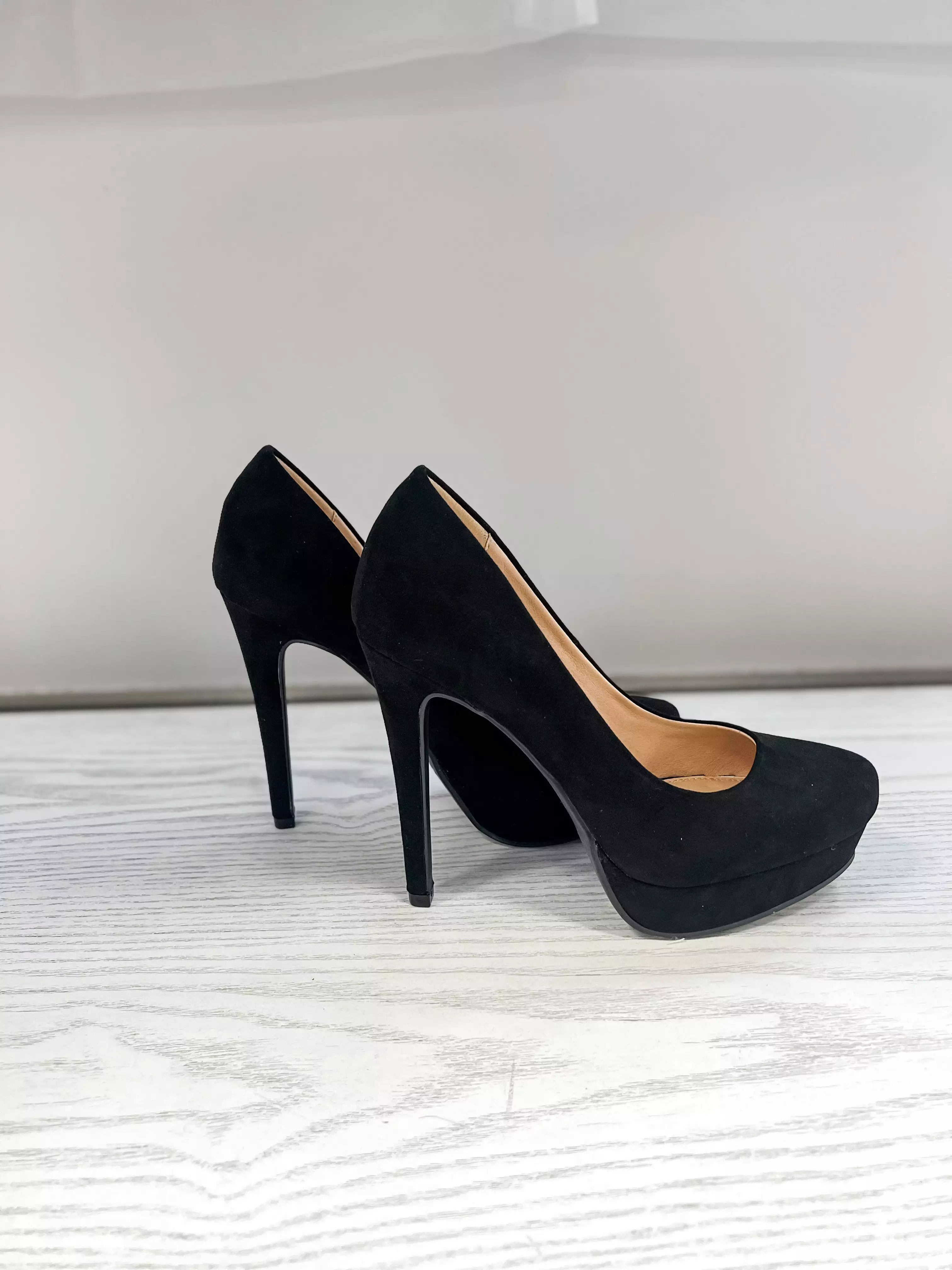 Wow Micro Suede Pumps - Black