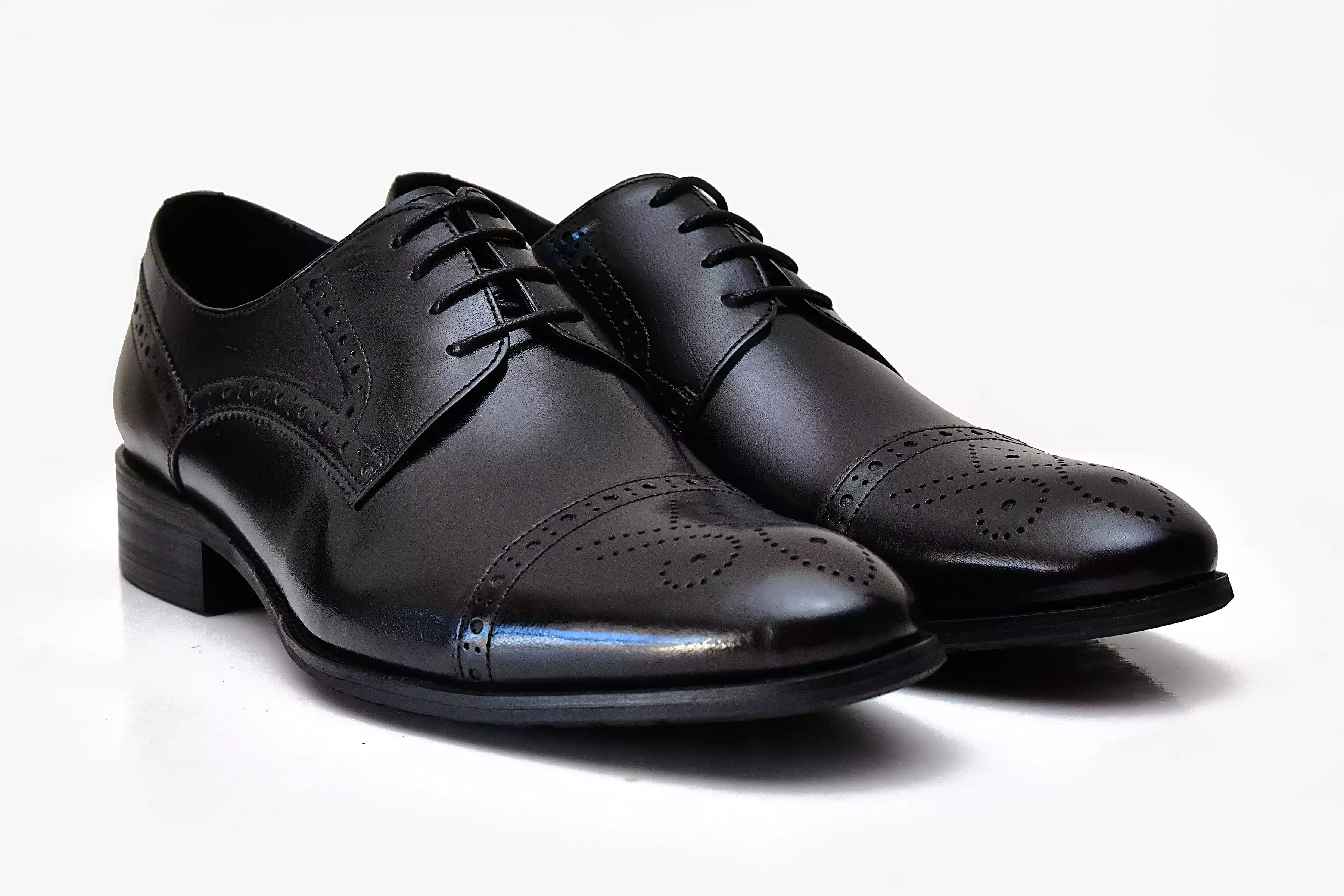 YURINA | Black full brogue oxfords